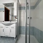 La Casa Di Emy- Larihome A74 Apartment *
